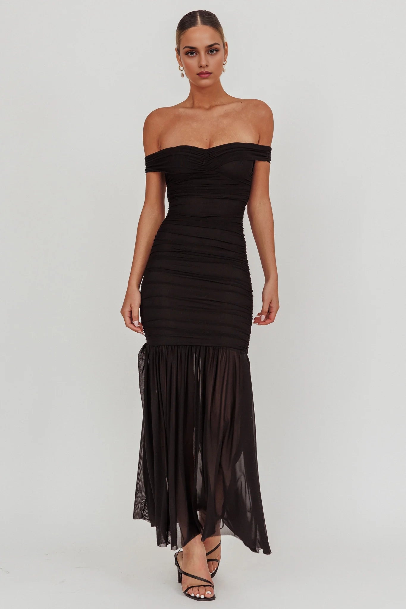 The highly anticipated pleated mesh shoulder length invisible back zipper Homecoming Dresses