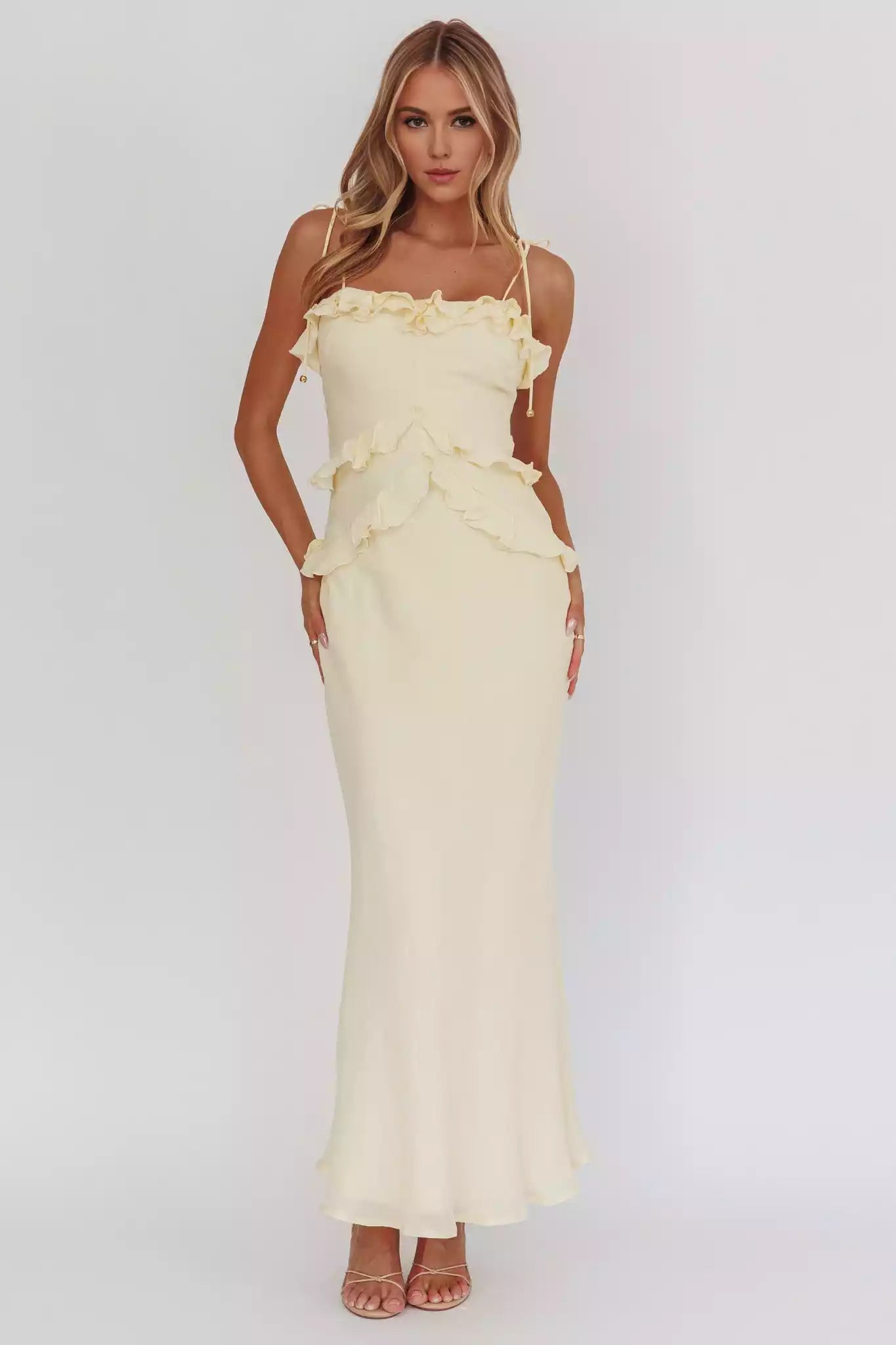 The lotus leaf edge lace shoulder strap with zipper lining on the back is the focus of attention, Prom Dresses