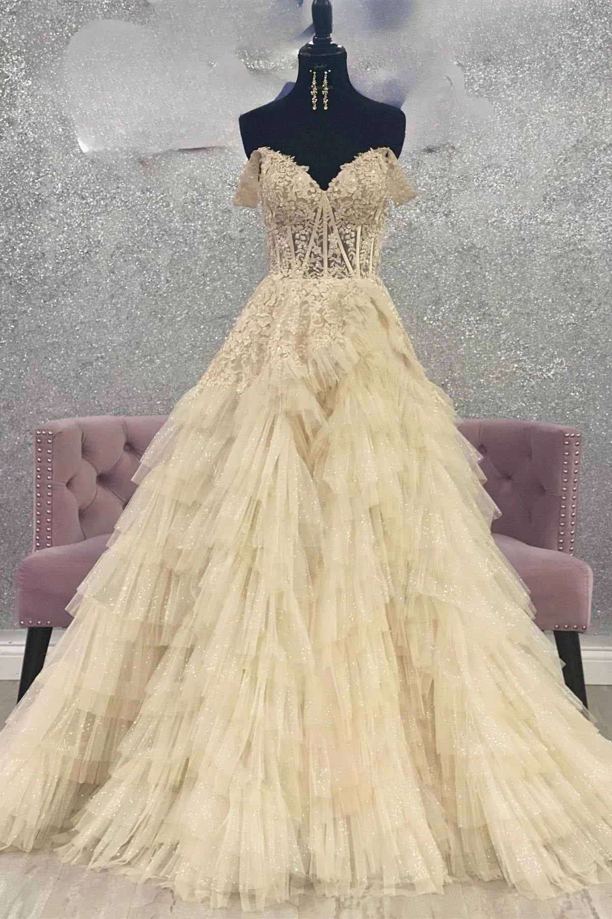 Gorgeous Tulle Tiered Off The Shoulder Gradient Prom Dress With Appliques