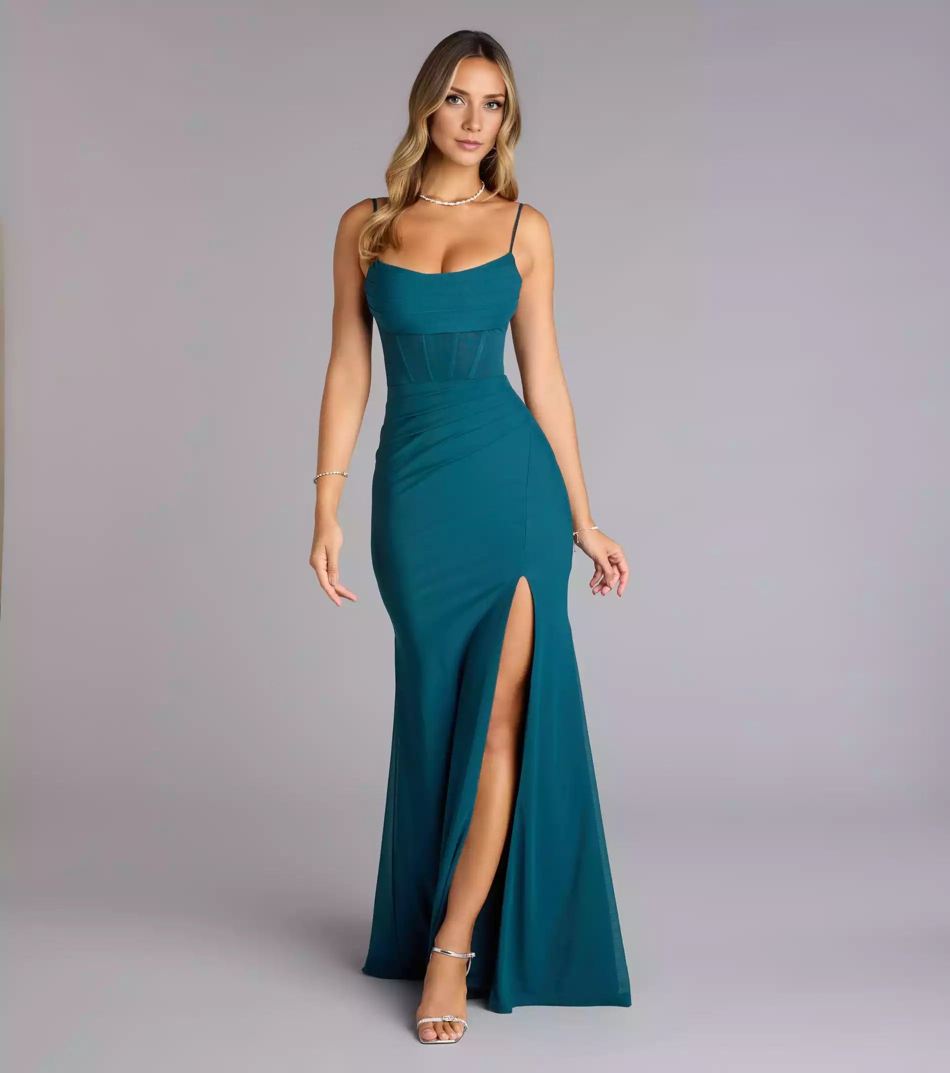 Unforgettable mesh lining, pleated neckline, adjustable thin shoulder straps, tight corset, high slit mermaid and floor Prom Dresses