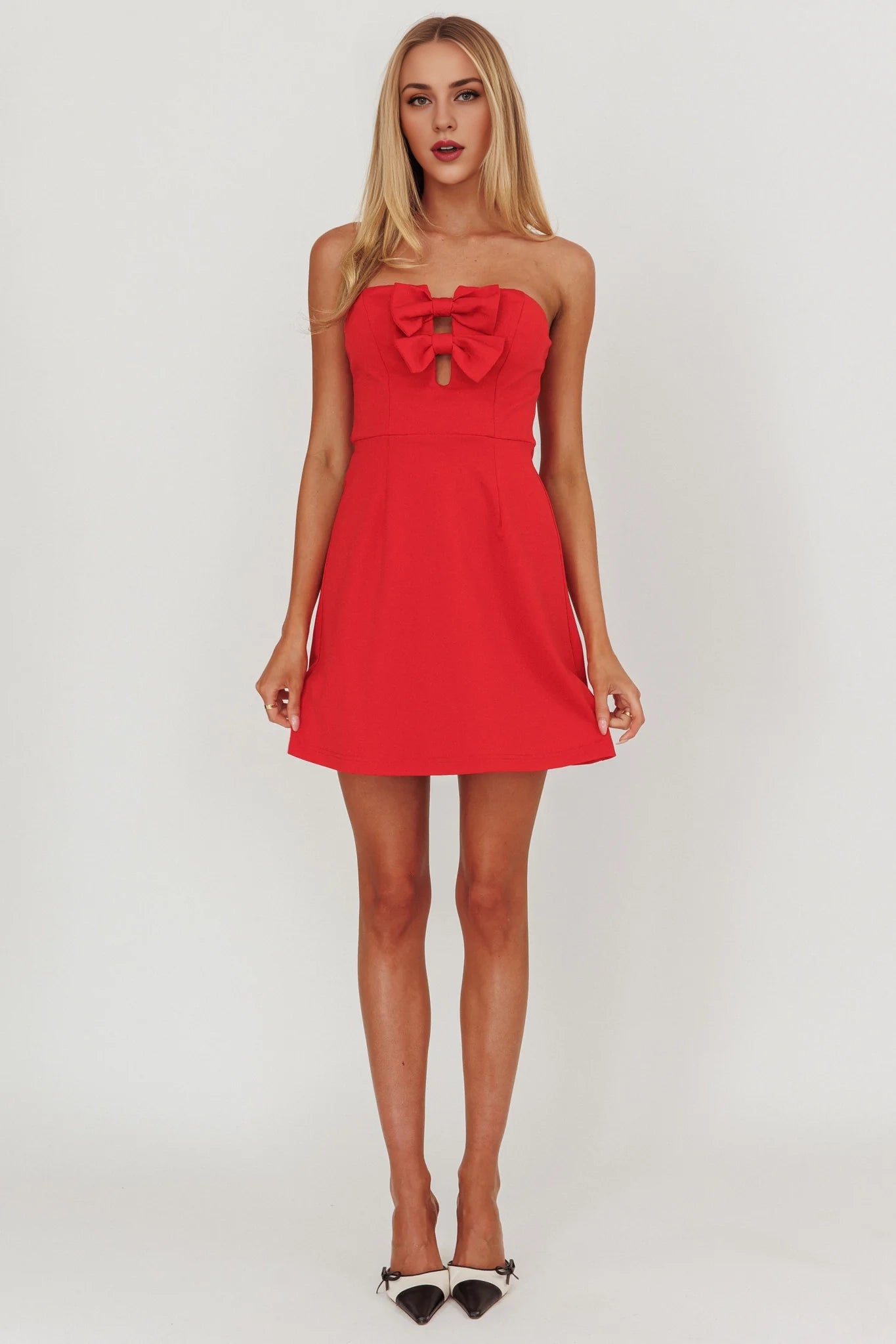 Unforgettable strapless mini front bow detail without lining invisible back zipper Homecoming Dresses