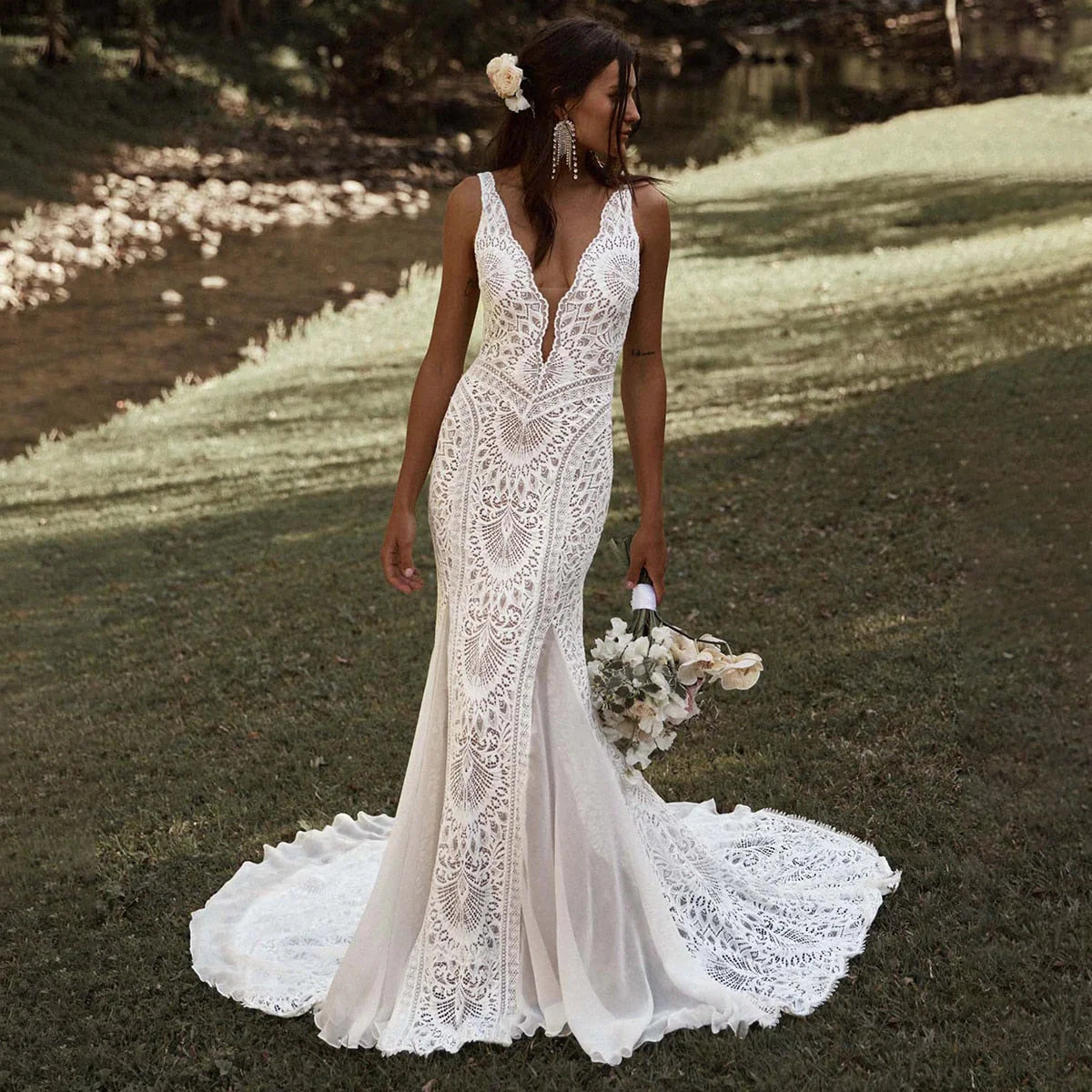 Elegant V Neck Sleeveless Sweep Train Mermaid Lace Appliques Wedding Dresses