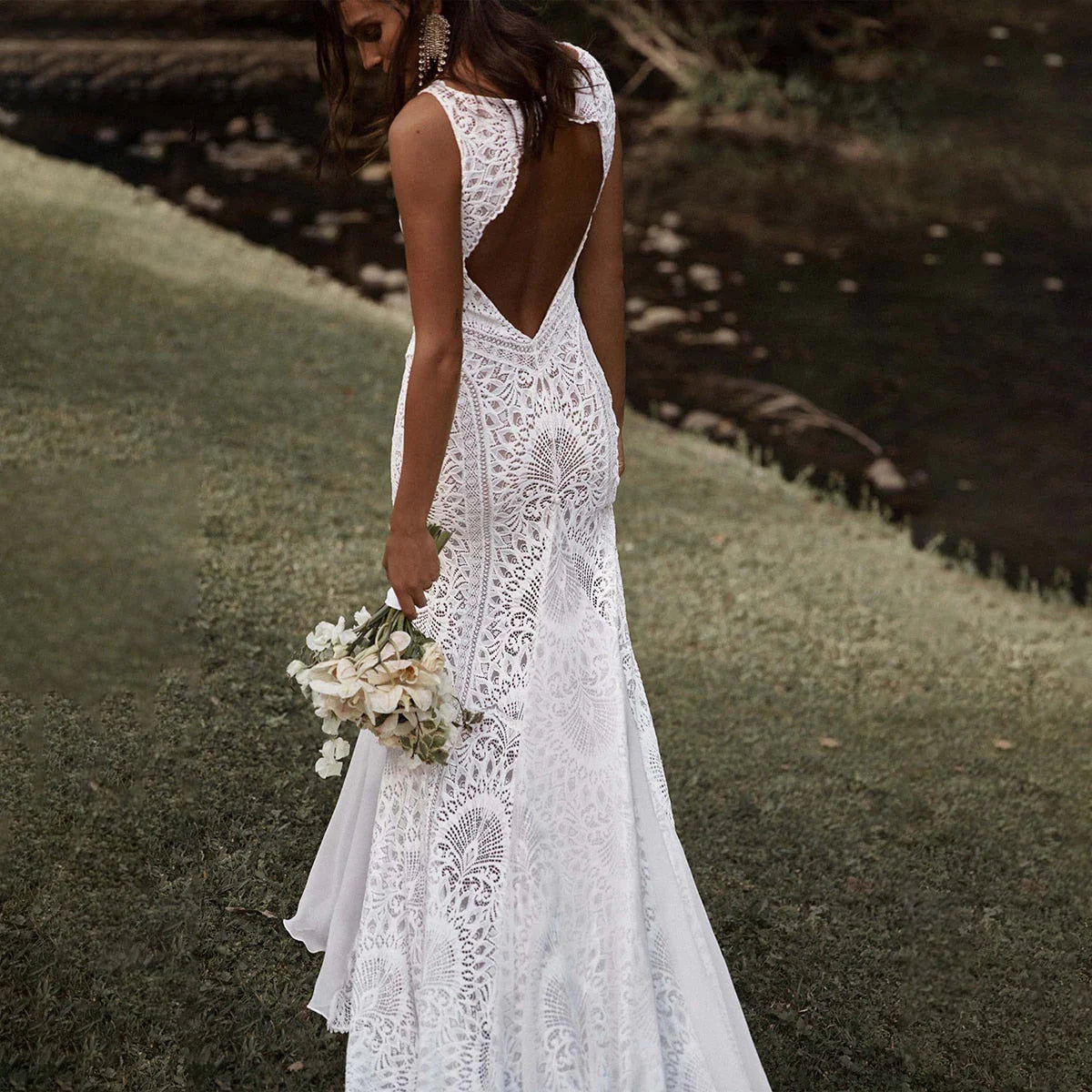 Elegant V Neck Sleeveless Sweep Train Mermaid Lace Appliques Wedding Dresses