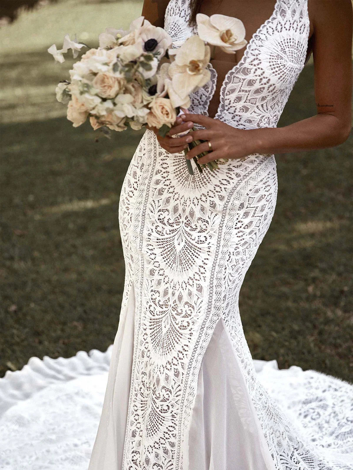 Elegant V Neck Sleeveless Sweep Train Mermaid Lace Appliques Wedding Dresses