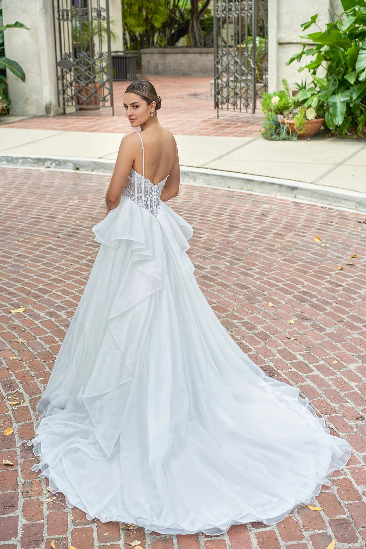V-neck off shoulder sheer lace applique thin shoulder strap backless and floor length wedding dress