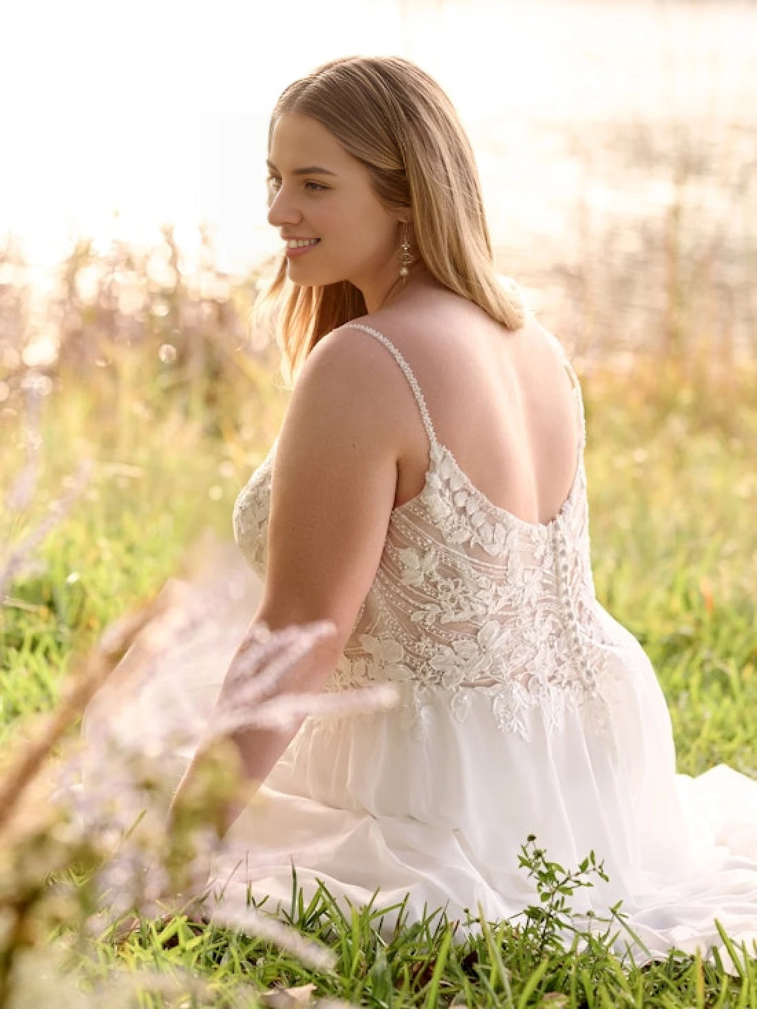 V-neck off shoulder thin shoulder strap lace decal and floor length wedding dress