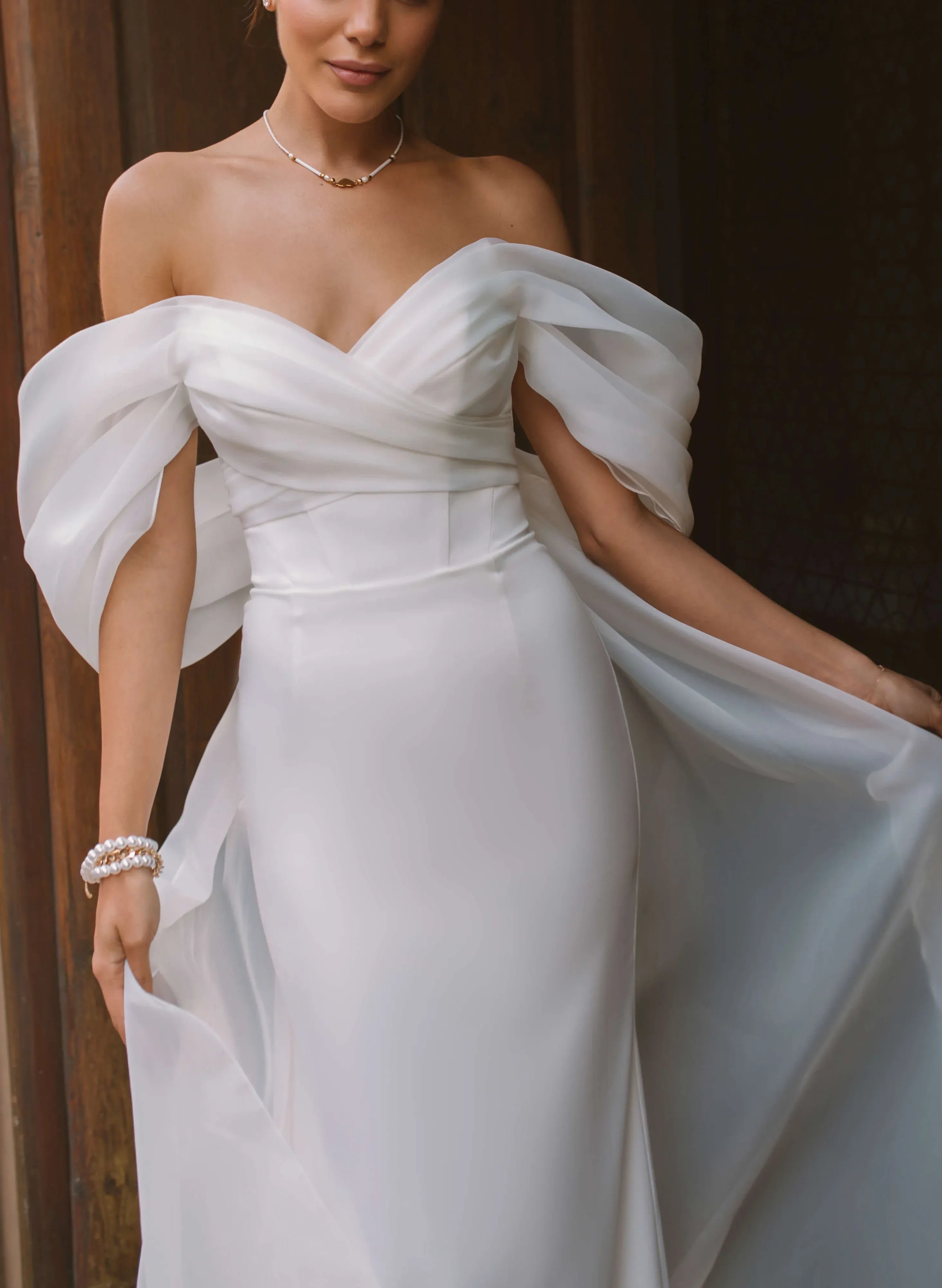 Vintage Brush Train Fashion Off-the-Shoulder Chiffon Mermaid Wedding Dress with Draped Sleeves