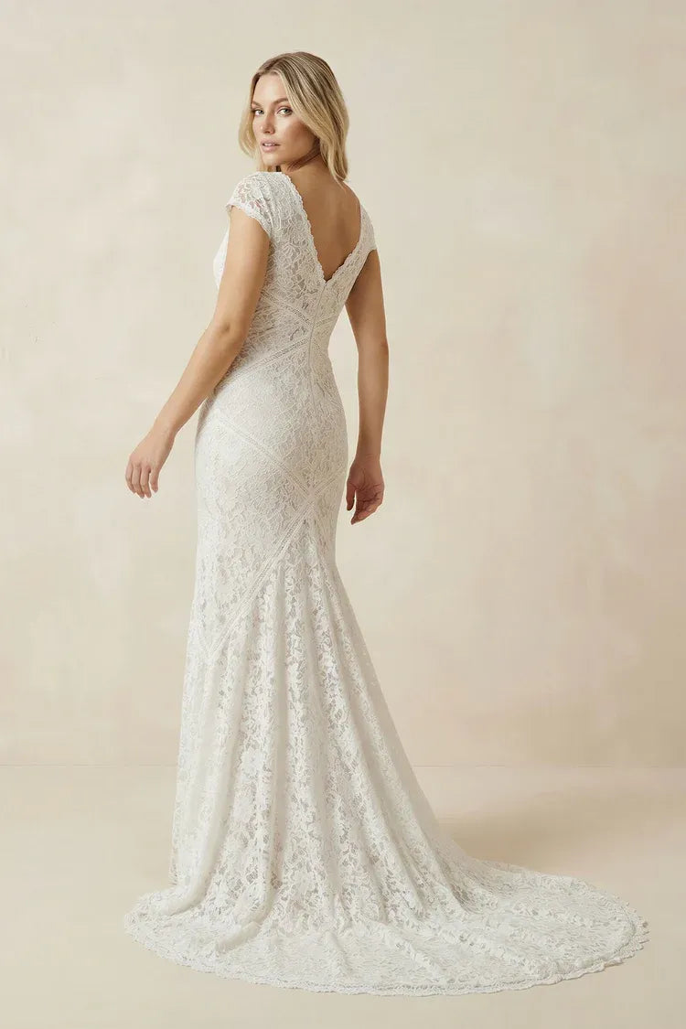Vintage Fashion Cap Sleeve V-Neck Lace Mermaid Trumpet Wedding Dress with Geometric Seaming