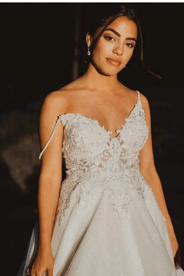 Voluminous ball gown silhouette with a train Fashion Romantic One-Shoulder Lace Glitter Tulle Ball Gown Wedding Dress