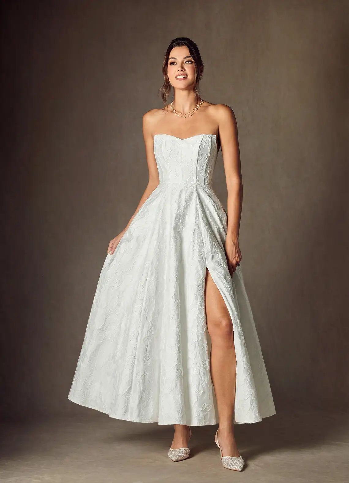 Voluminous midi-length A-line skirt Convertible Off-the-Shoulder Jacquard Midi Wedding Dress
