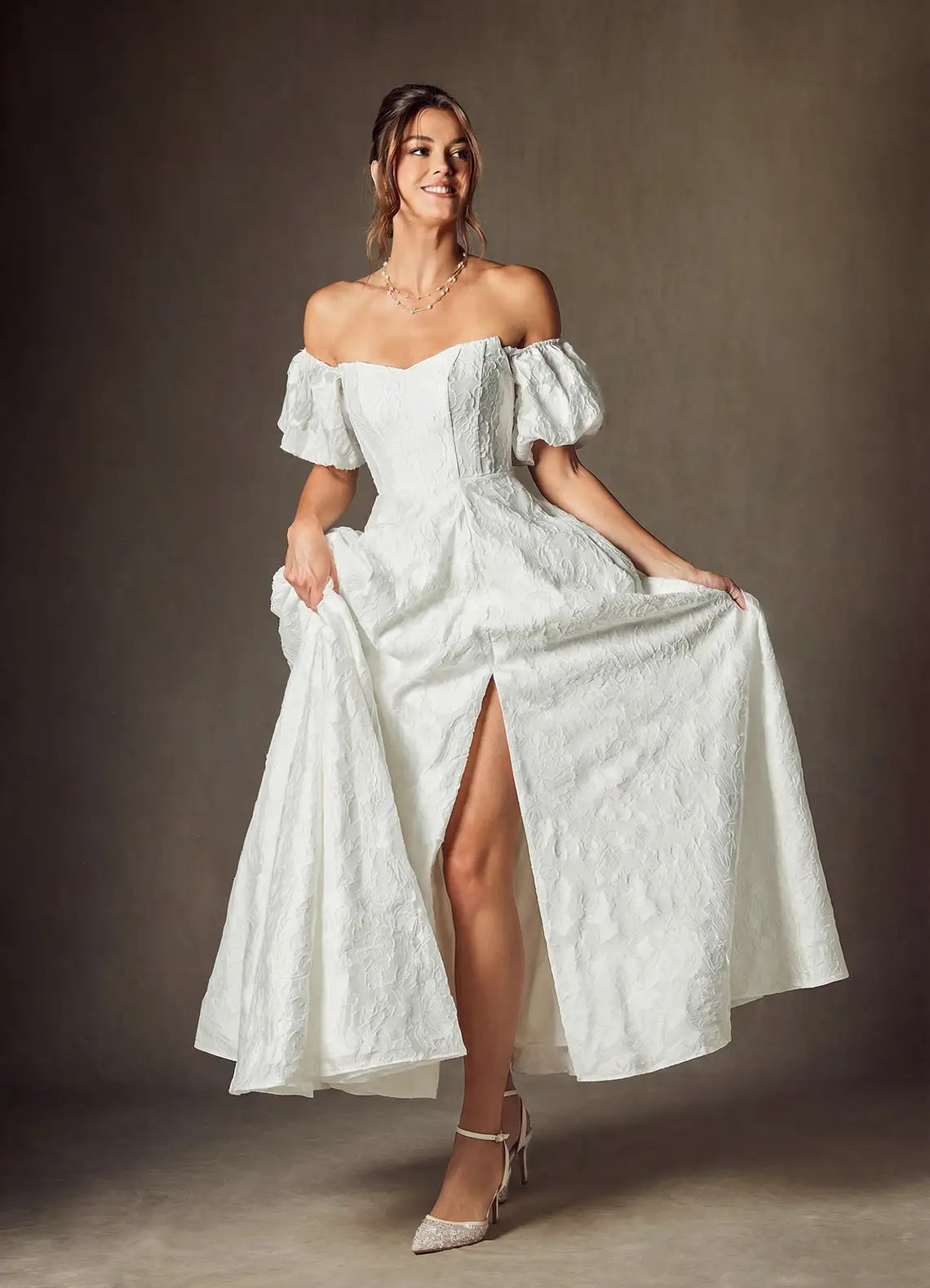Voluminous midi-length A-line skirt Convertible Off-the-Shoulder Jacquard Midi Wedding Dress