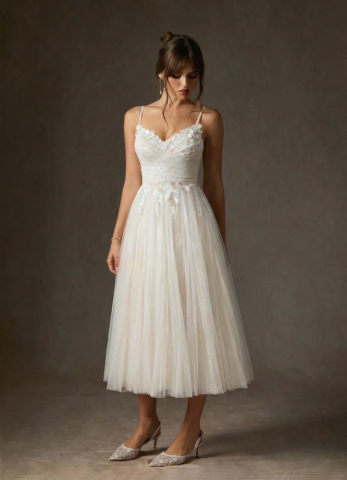 Voluminous midi-length tulle skirt Spaghetti Strap Floral Lace Tulle Midi Wedding Dress with Bow Back