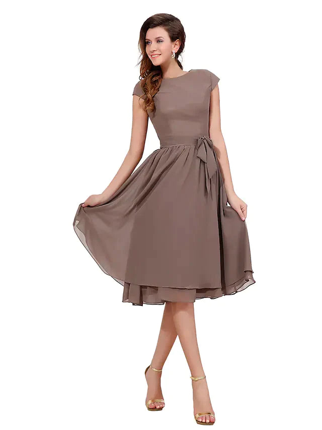 A-Line Mother of the Bride Dress Sweet Jewel Neck Knee Length Chiffon Short Sleeve with Buttons