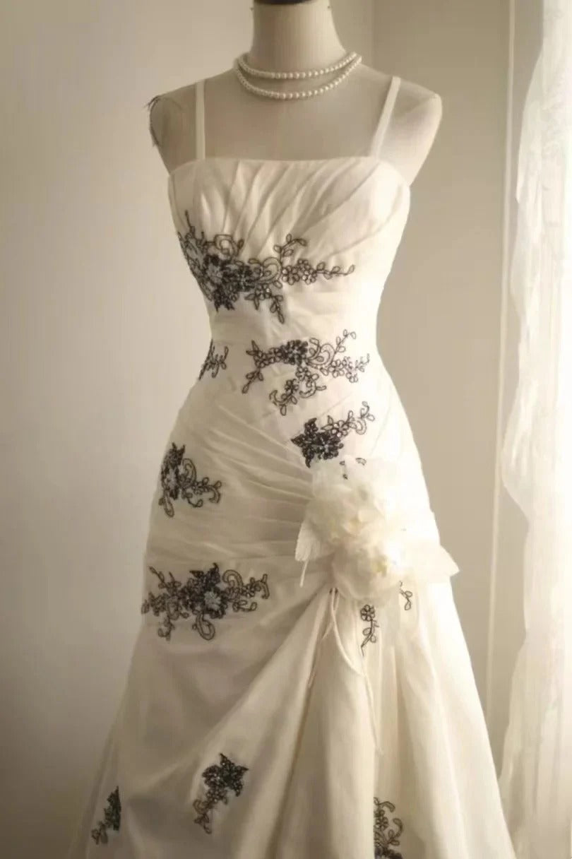 Wedding Dress Spaghetti Strap Mermaid Gown with Contrast Embroidery and Court Train