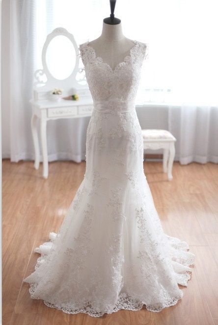 V-Neck Mermaid Lace Bridal Gown Bowknot Open Back Sweep Train Wedding Dress
