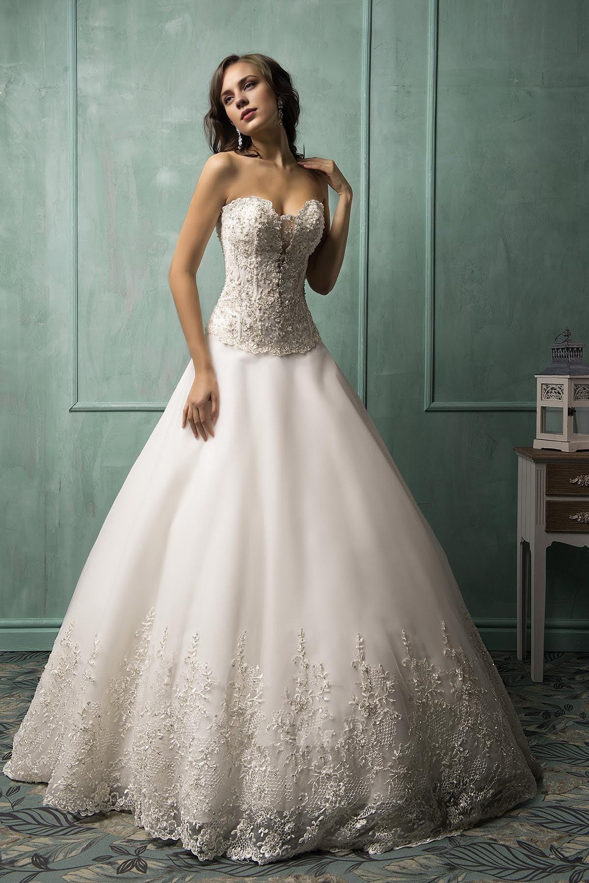 Sweetheart Lace Wedding Dress A-line Court Train Bridal Gown