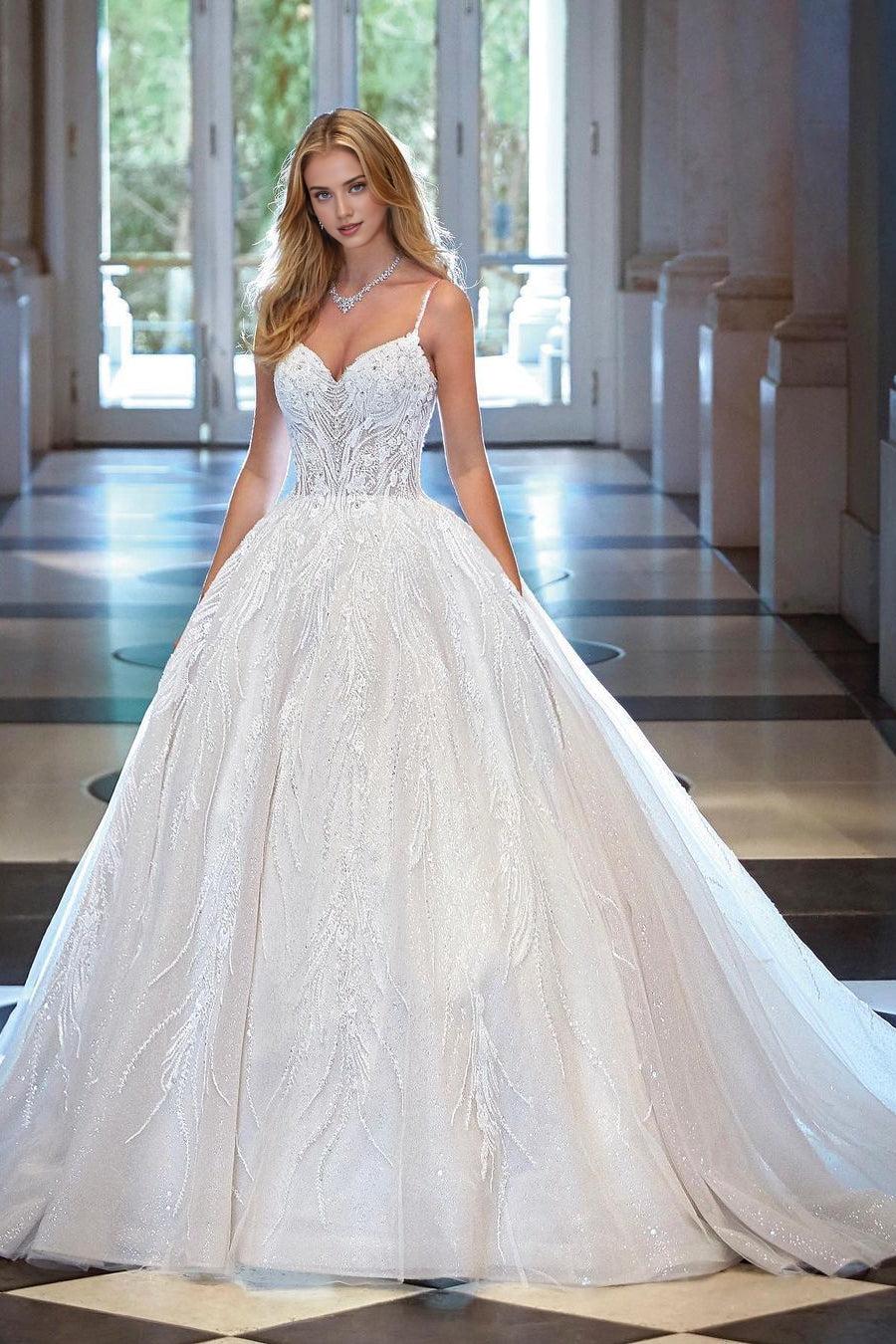 V-Neck Sleeveless Appliques Bridal Dresses Lace Appliques