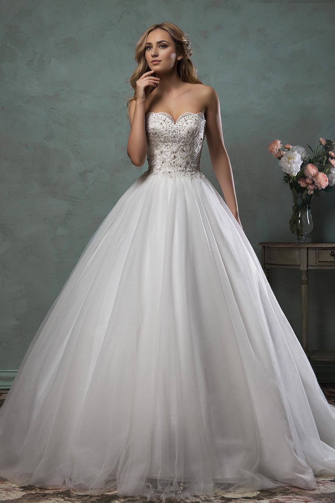 Elegant sweetheart chiffon bridal gown
