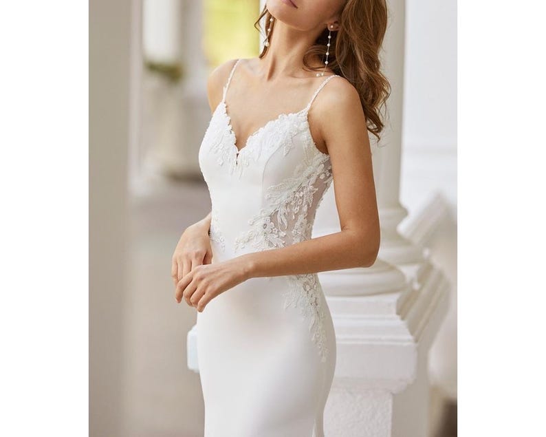 Simple Low Back Wedding dress for Bride Lace Wedding dress Backless Mermaid Bridal Gown Romantic Satin dress Custom V neck dress for Wedding