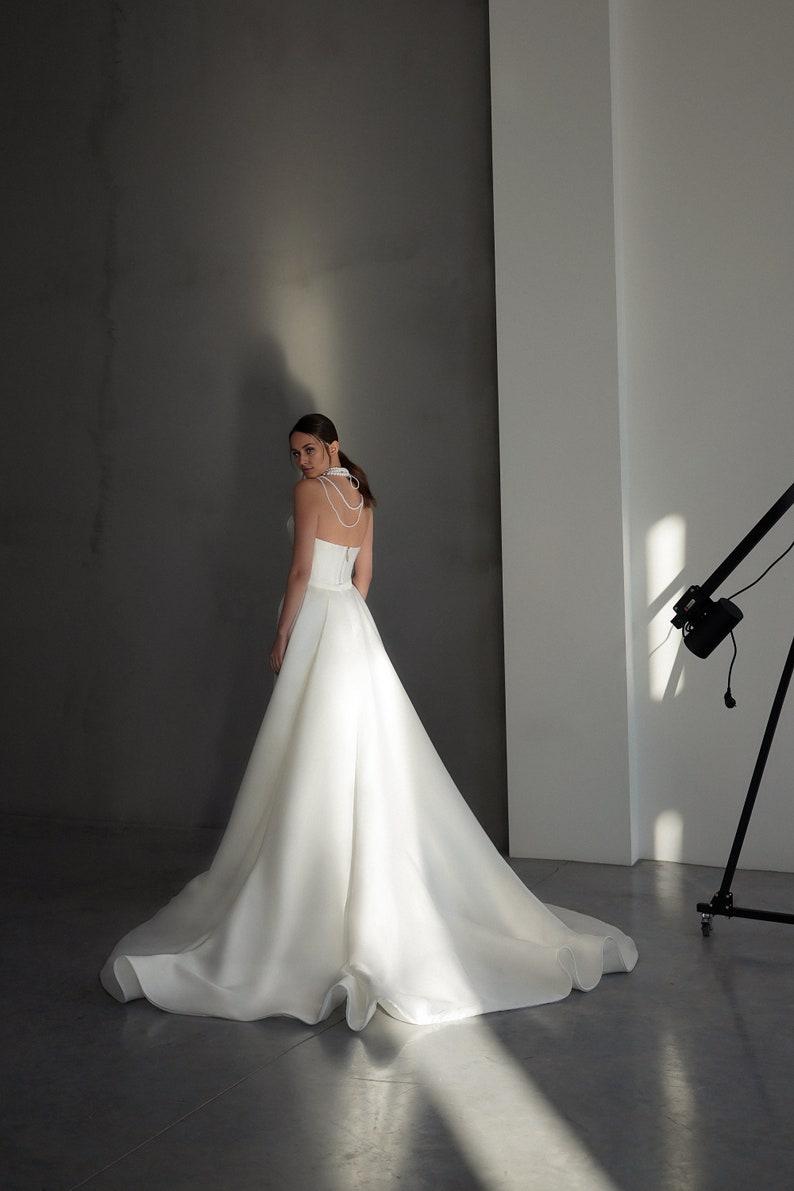 Wedding dress Basque Waist V Corset Wedding Dress Pearl  Wedding Dress Sparkly Wedding Dress