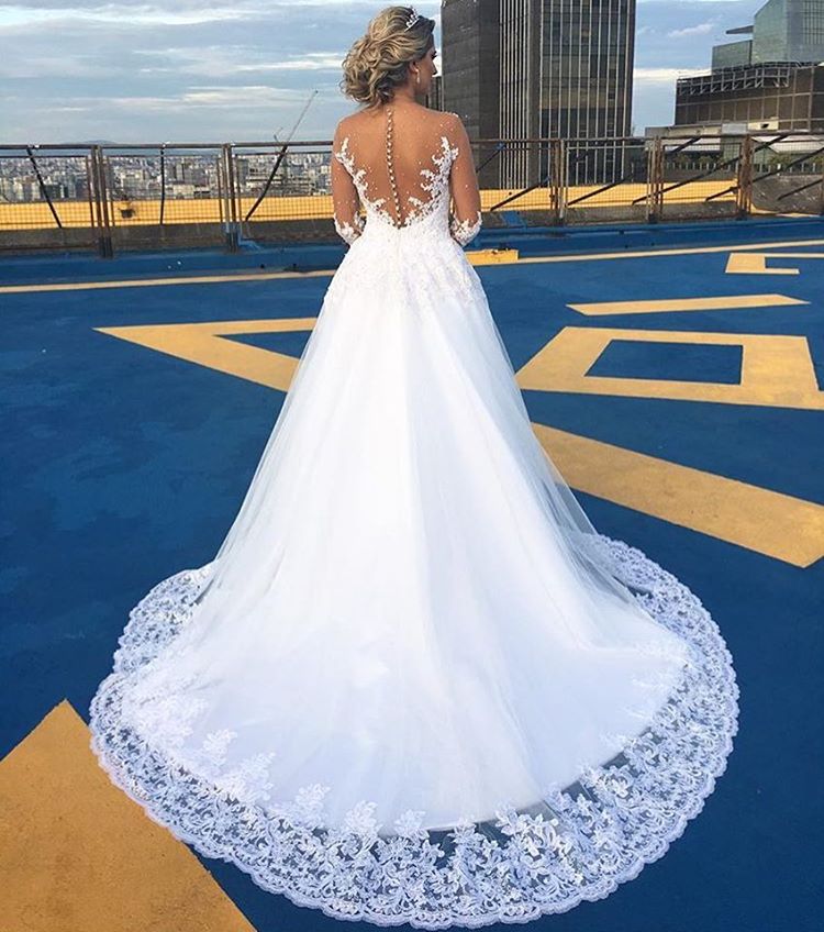 Gorgeous Lace Sweep Train Bridal Gown Long Sleeve Tulle Wedding Dresses