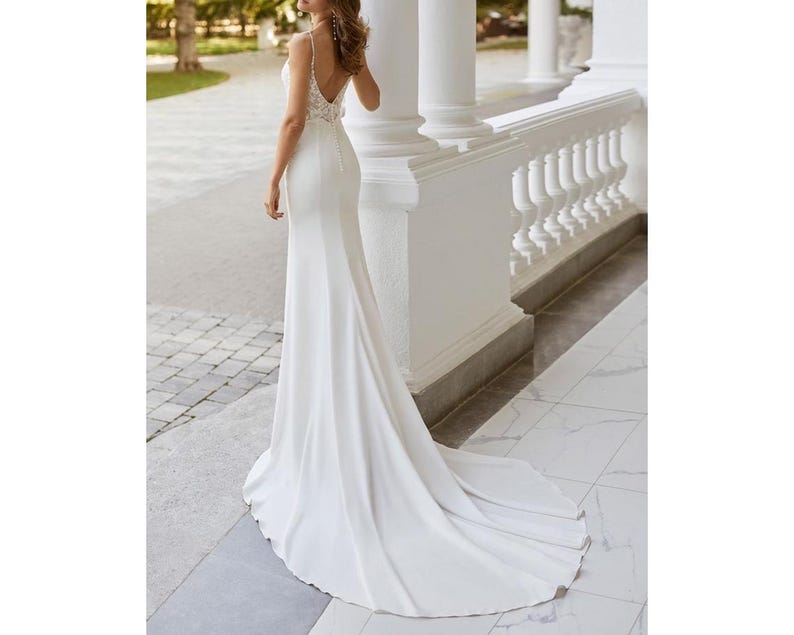 Simple Low Back Wedding dress for Bride Lace Wedding dress Backless Mermaid Bridal Gown Romantic Satin dress Custom V neck dress for Wedding