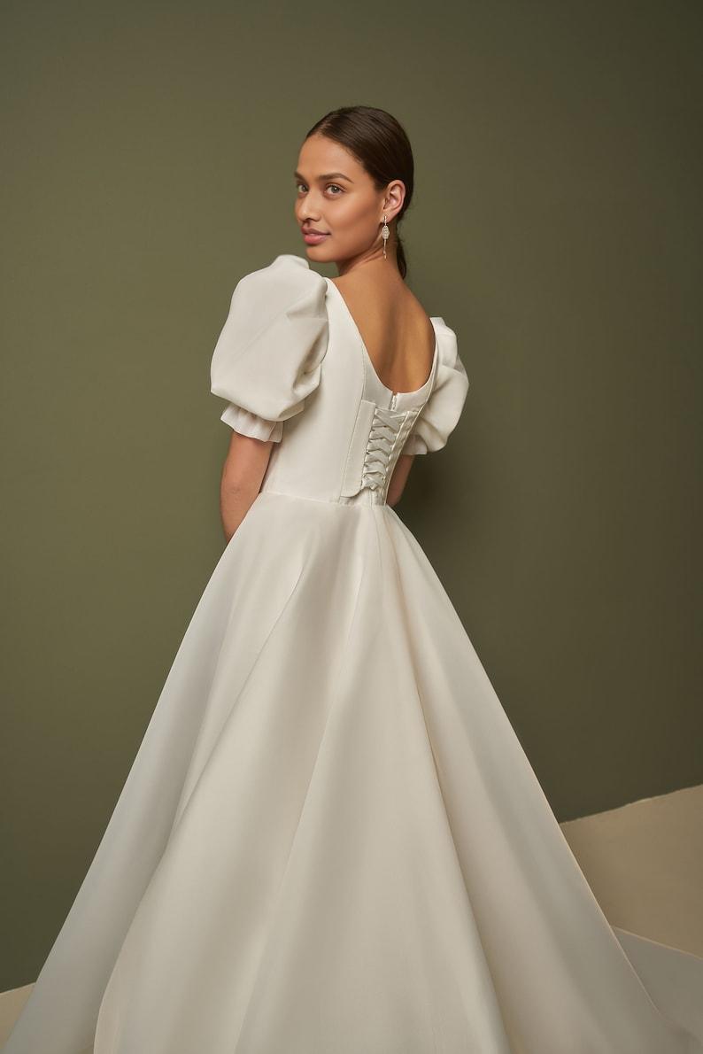 Minimalist Organza Luxury Wedding Dress Puff Sleeve Bridal Gown Custom Bridal Dress Fairy Maxi Wedding Dress