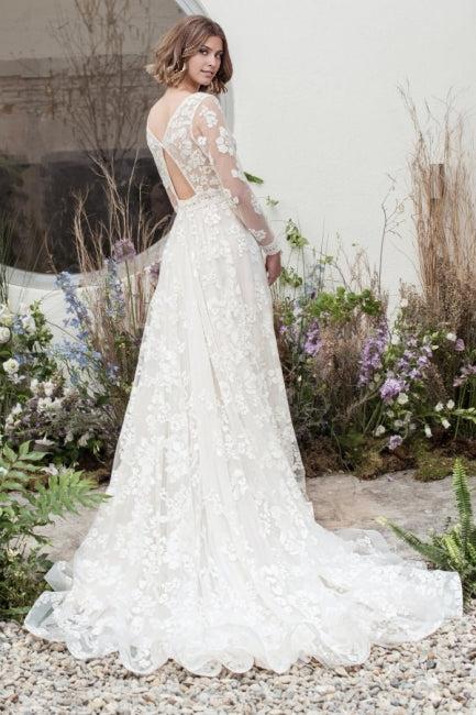 A-line V-neck lace long sleeved wedding dress