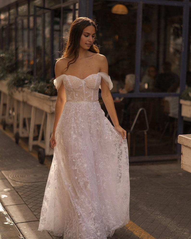 Floral Lace Wedding Gown White Wedding Dress Romantic Lace Bridal Dress Sweetheart Dress Off-the-shoulder wedding dress