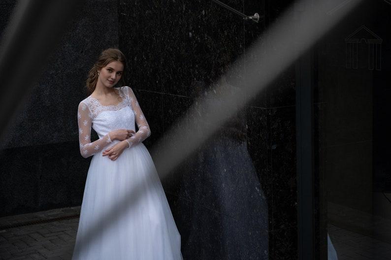 Elegance Classic Lace Wedding Dress Unique Closed Back Long Sleeve Square Neck  Romantic Tulle Skirt Princess Queen