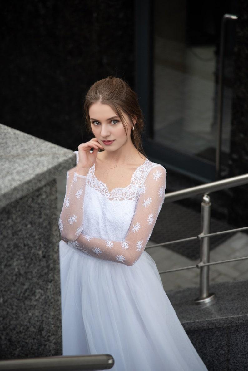 Elegance Classic Lace Wedding Dress Unique Closed Back Long Sleeve Square Neck  Romantic Tulle Skirt Princess Queen