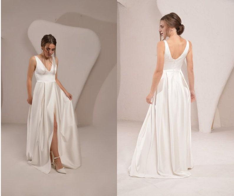 Simple Wedding Dress Pleated Skirt Wedding Gown V Neck Open Back Bridal Gown
