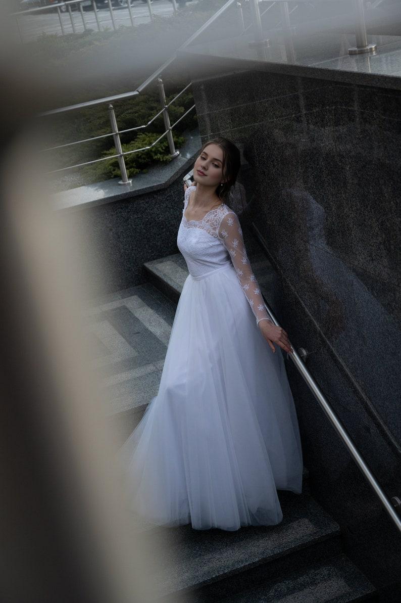 Elegance Classic Lace Wedding Dress Unique Closed Back Long Sleeve Square Neck  Romantic Tulle Skirt Princess Queen