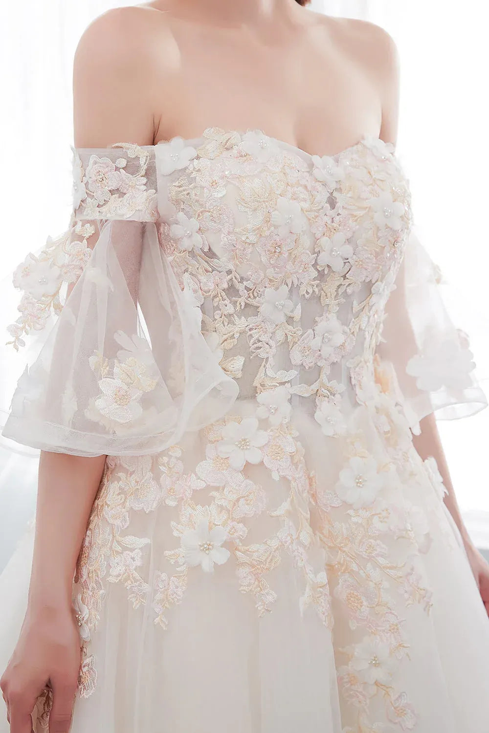 Wonderful Vintage Chapel Train Romantic Off-the-Shoulder Floral Applique Tulle Ball Gown Wedding Dress