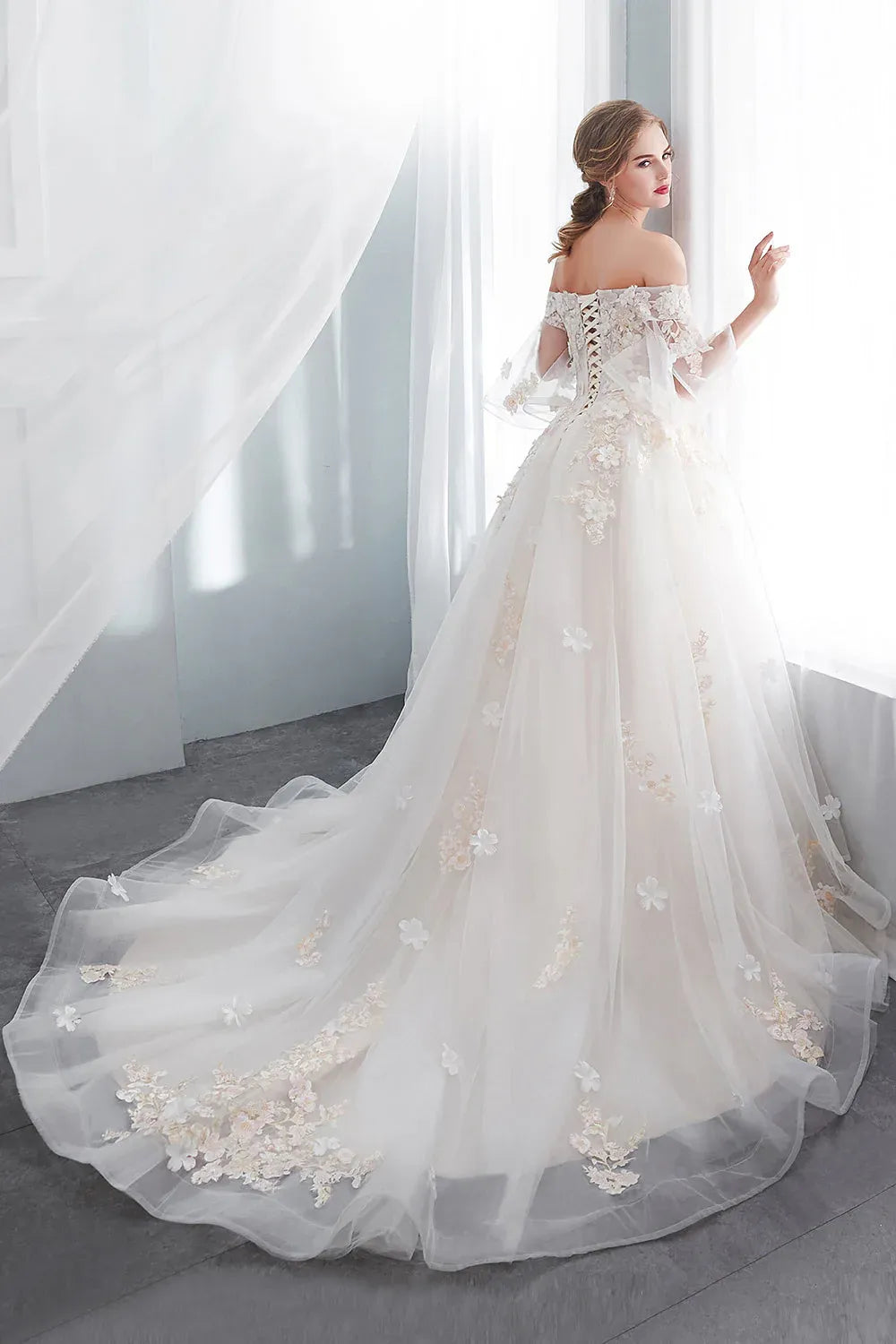Wonderful Vintage Chapel Train Romantic Off-the-Shoulder Floral Applique Tulle Ball Gown Wedding Dress