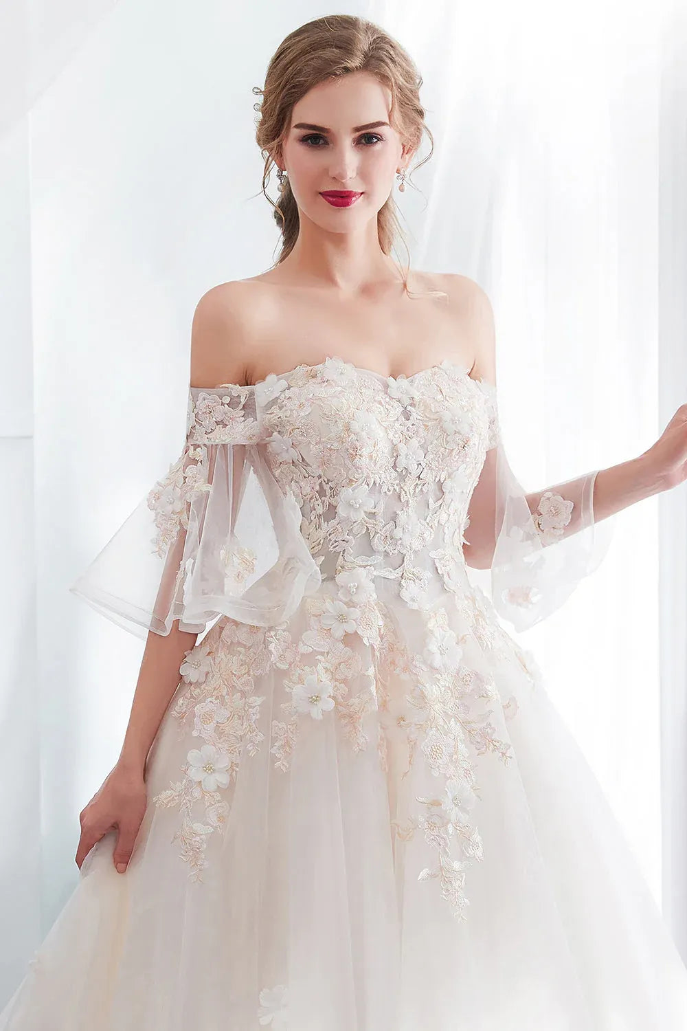 Wonderful Vintage Chapel Train Romantic Off-the-Shoulder Floral Applique Tulle Ball Gown Wedding Dress