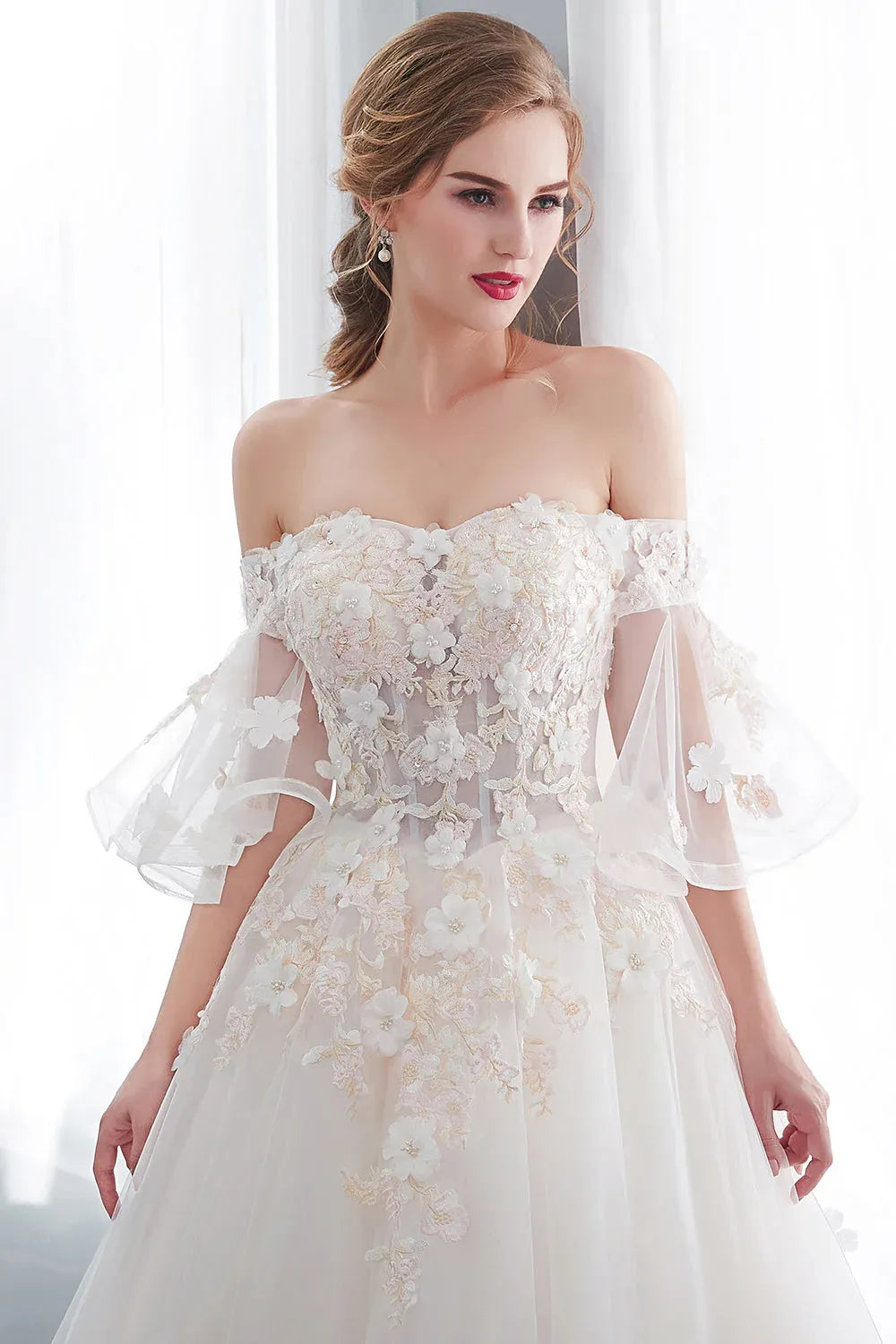 Wonderful Vintage Chapel Train Romantic Off-the-Shoulder Floral Applique Tulle Ball Gown Wedding Dress