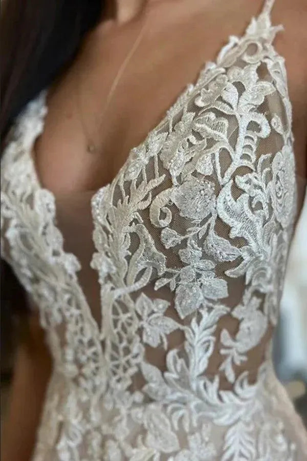 Wonderful Vintage Spaghetti Strap Lace Tulle A-Line Brush Train Wedding Dress with Low Back