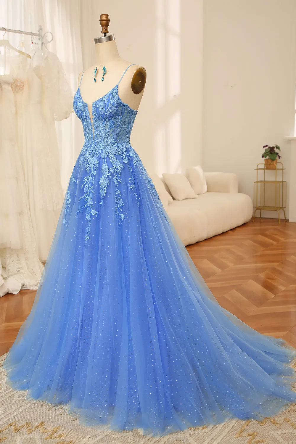 A-Line Spaghetti Straps Back Long Tulle Prom Dress With Appliques