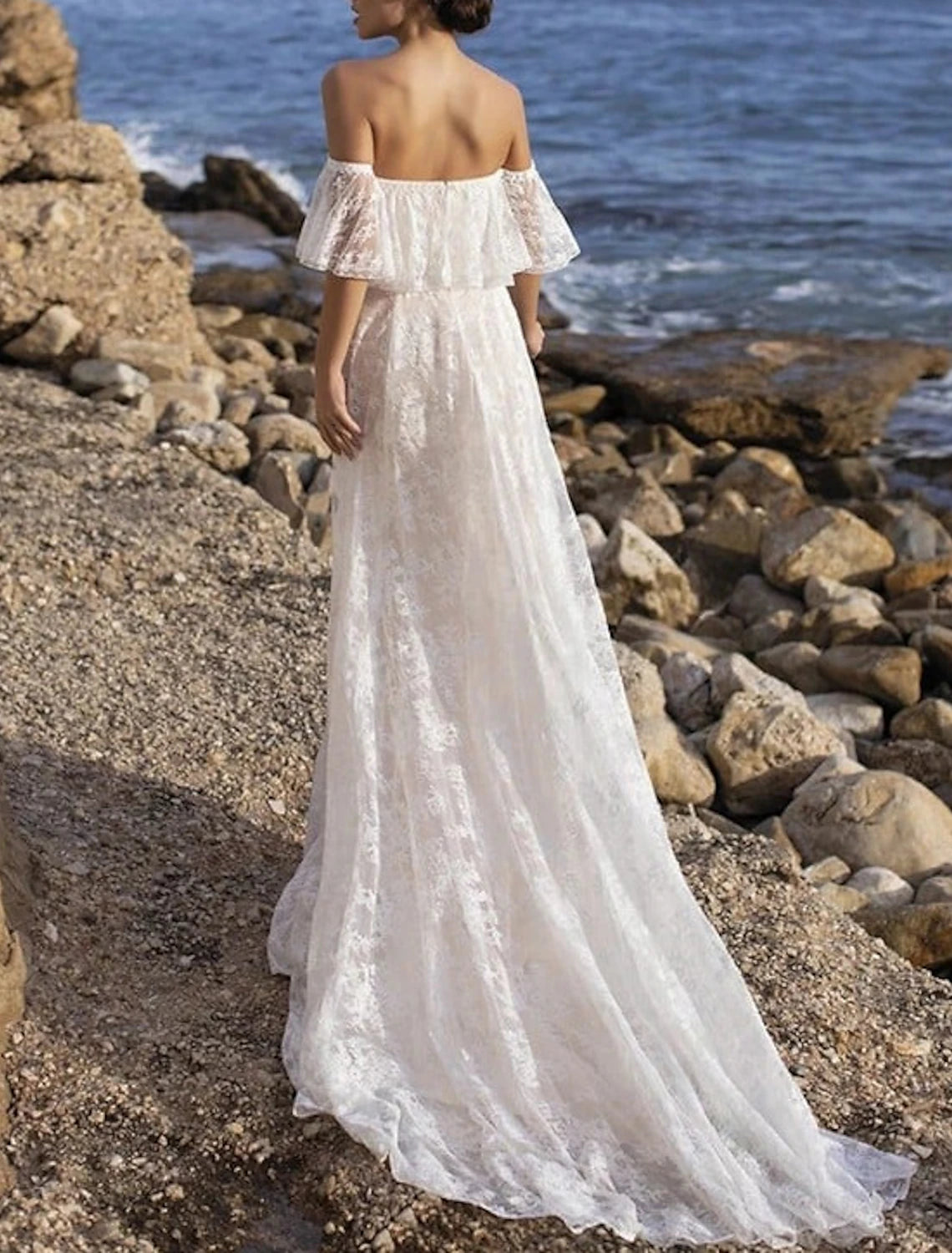 Beach Boho Wedding Dresses A-Line Off Shoulder Short Sleeve Sweep / Brush Train Lace Bridal Gowns With Appliques Solid Color