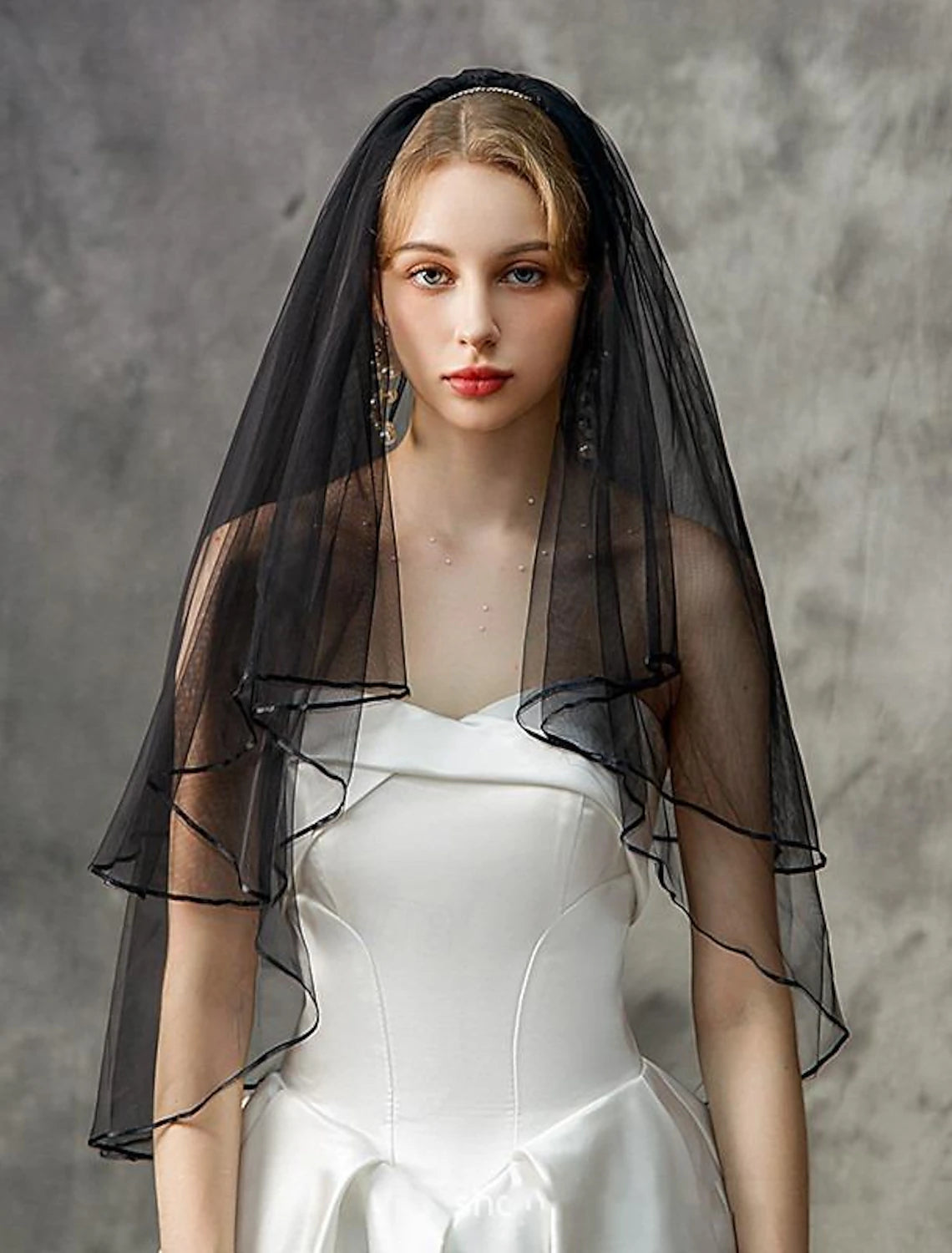 Two-tier Stylish / European Style Wedding Veil Elbow Veils with Tier / Pure Color Tulle