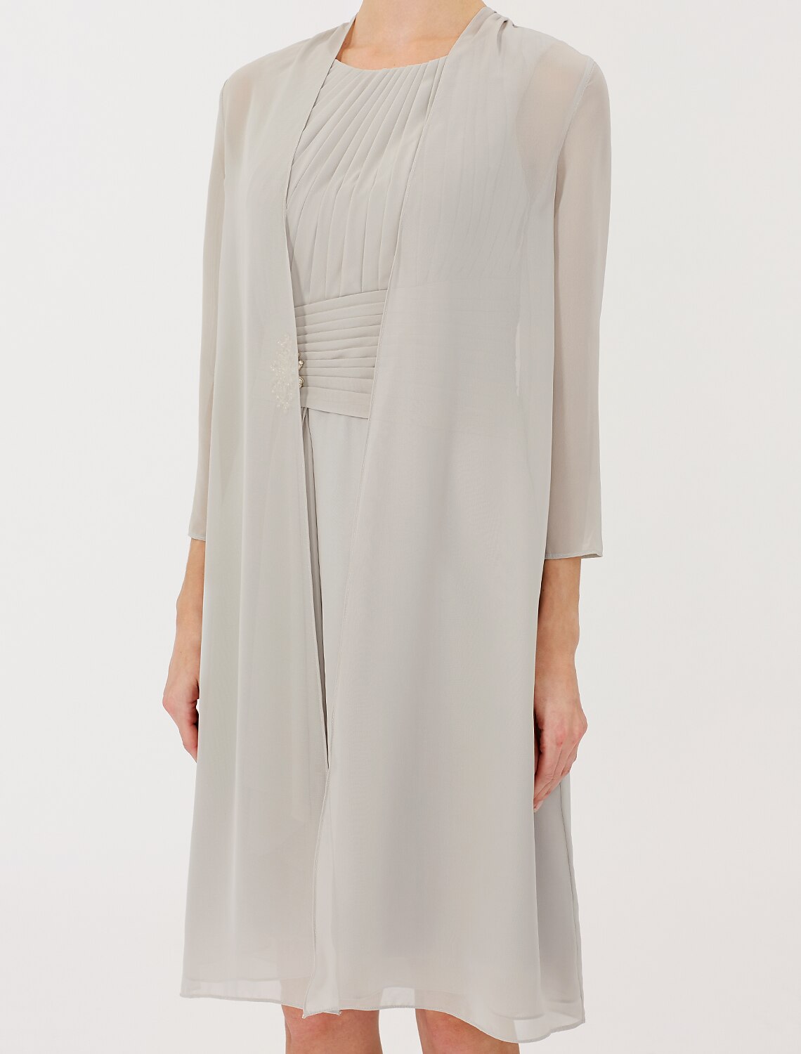 Sheath / Column Mother of the Bride Dress Formal Classic & Timeless Elegant & Luxurious Convertible Dress Jewel Neck Knee Length Chiffon 3/4 Length Sleeve with Criss Cross Crystal Brooch