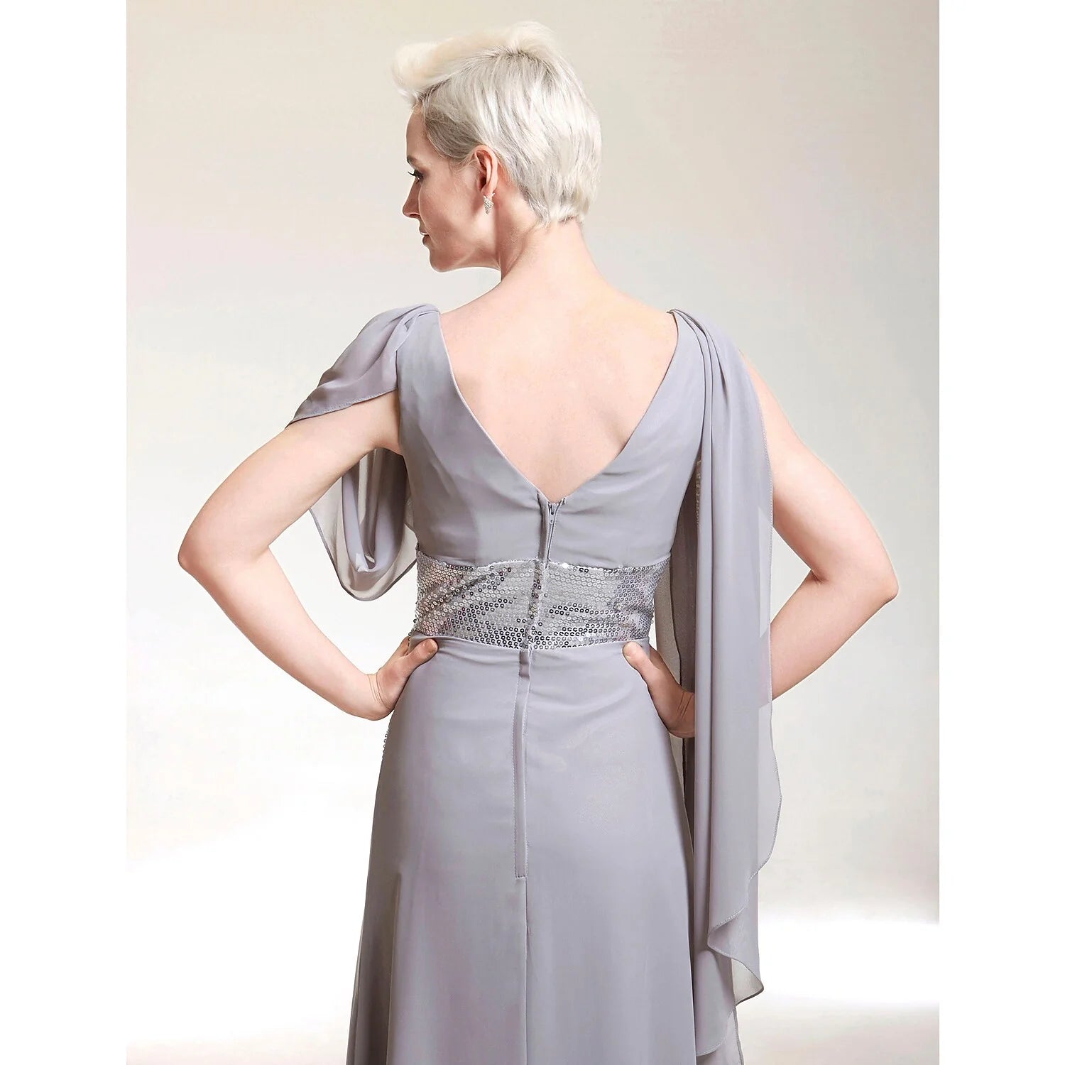 DingjiSheath / Column Celebrity Style Dress Formal Evening Floor Length Short Sleeve V Neck Chiffon with Criss Cross Beading