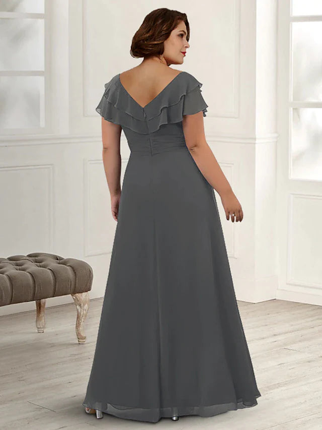 A-Line Mother of the Bride Dress Plus Size Elegant V Neck Floor Length Chiffon Short Sleeve with Pleats Ruffles Crystal Brooch