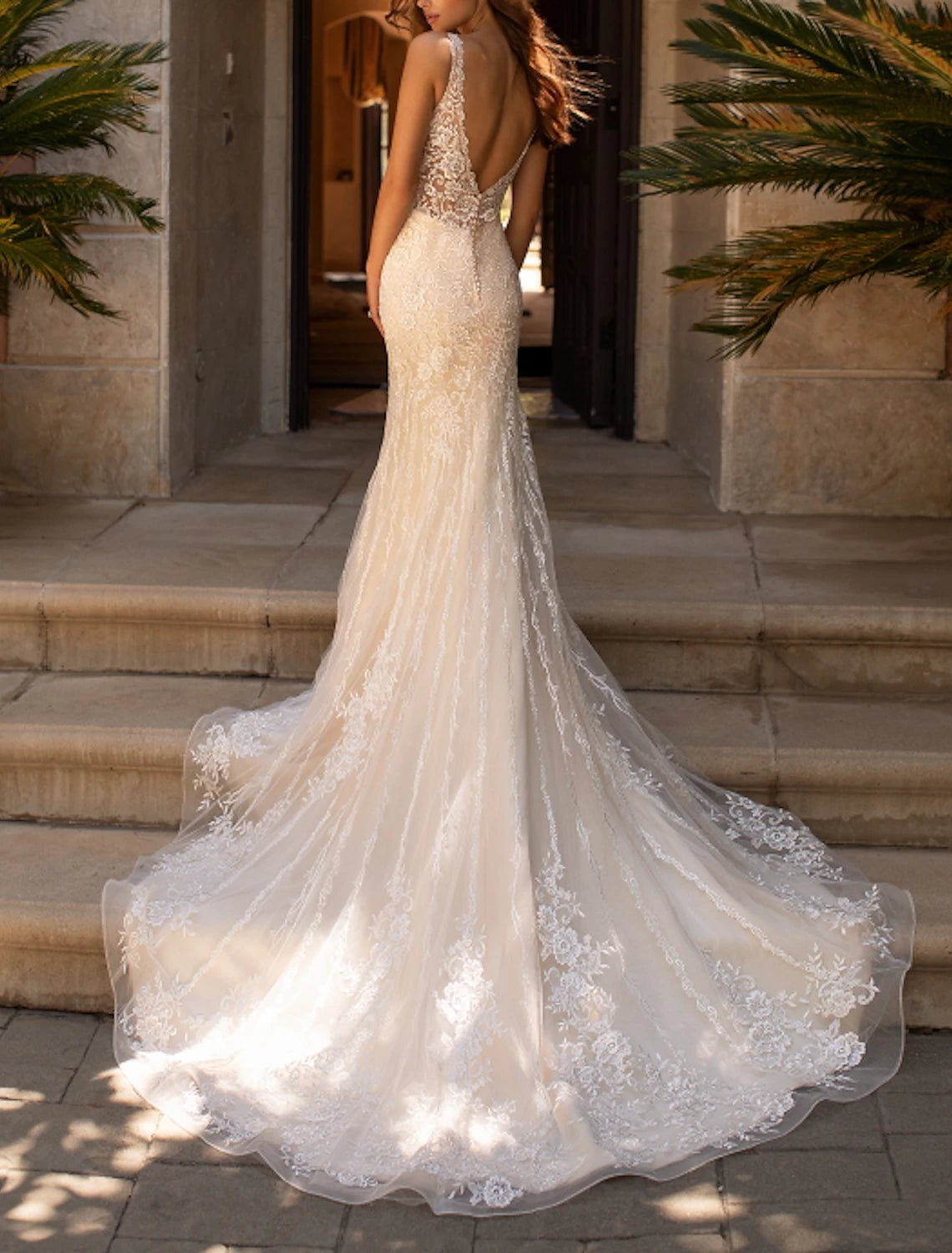 Engagement Formal Wedding Dresses Mermaid / Trumpet V Neck Sleeveless Court Train Lace Bridal Gowns With Beading Lace Insert