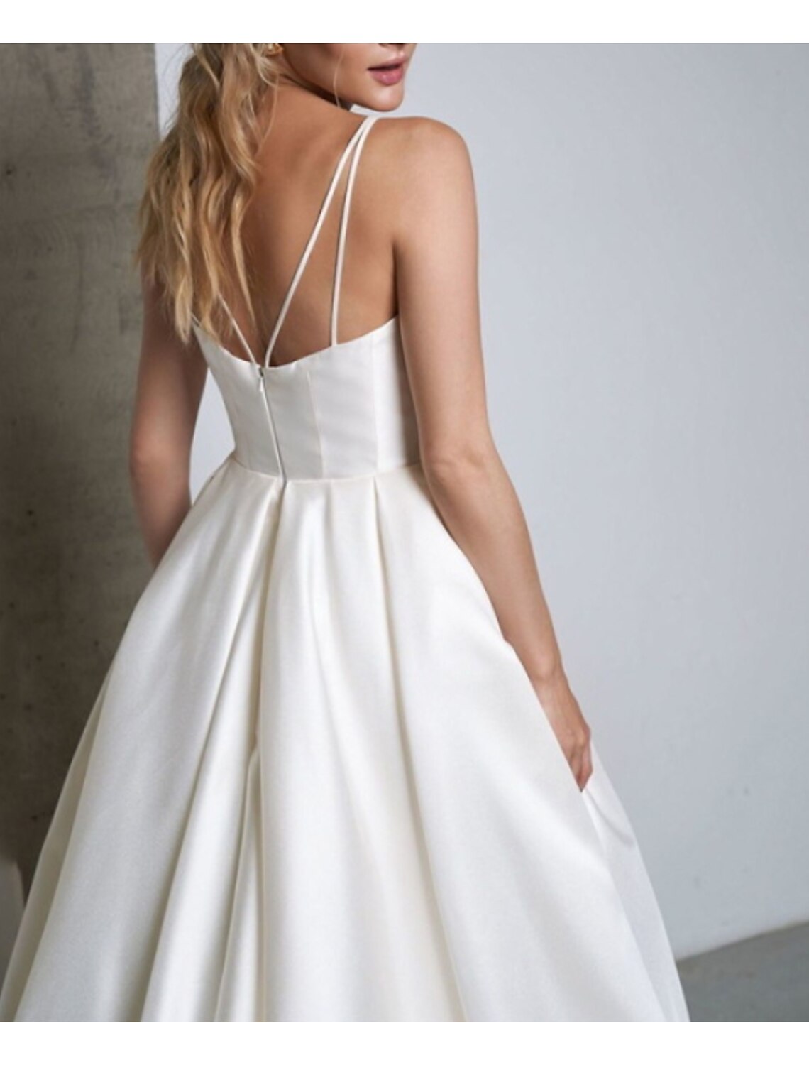 Hall Casual Wedding Dresses A-Line Sweetheart Camisole Spaghetti Strap Court Train Satin Bridal Gowns With Pleats Split Front