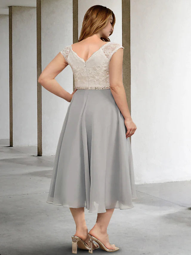 A-Line Plus Size Curve Mother of the Bride Dresses Elegant Dress Formal Tea Length Sleeveless V Neck Chiffon with Crystals Appliques
