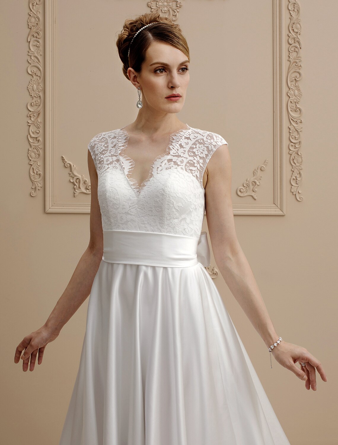 Wedding Dresses A-Line V Neck Cap Sleeve Court Train Lace Over Satin Bridal Gowns With Sashes / Ribbons Bow(s)