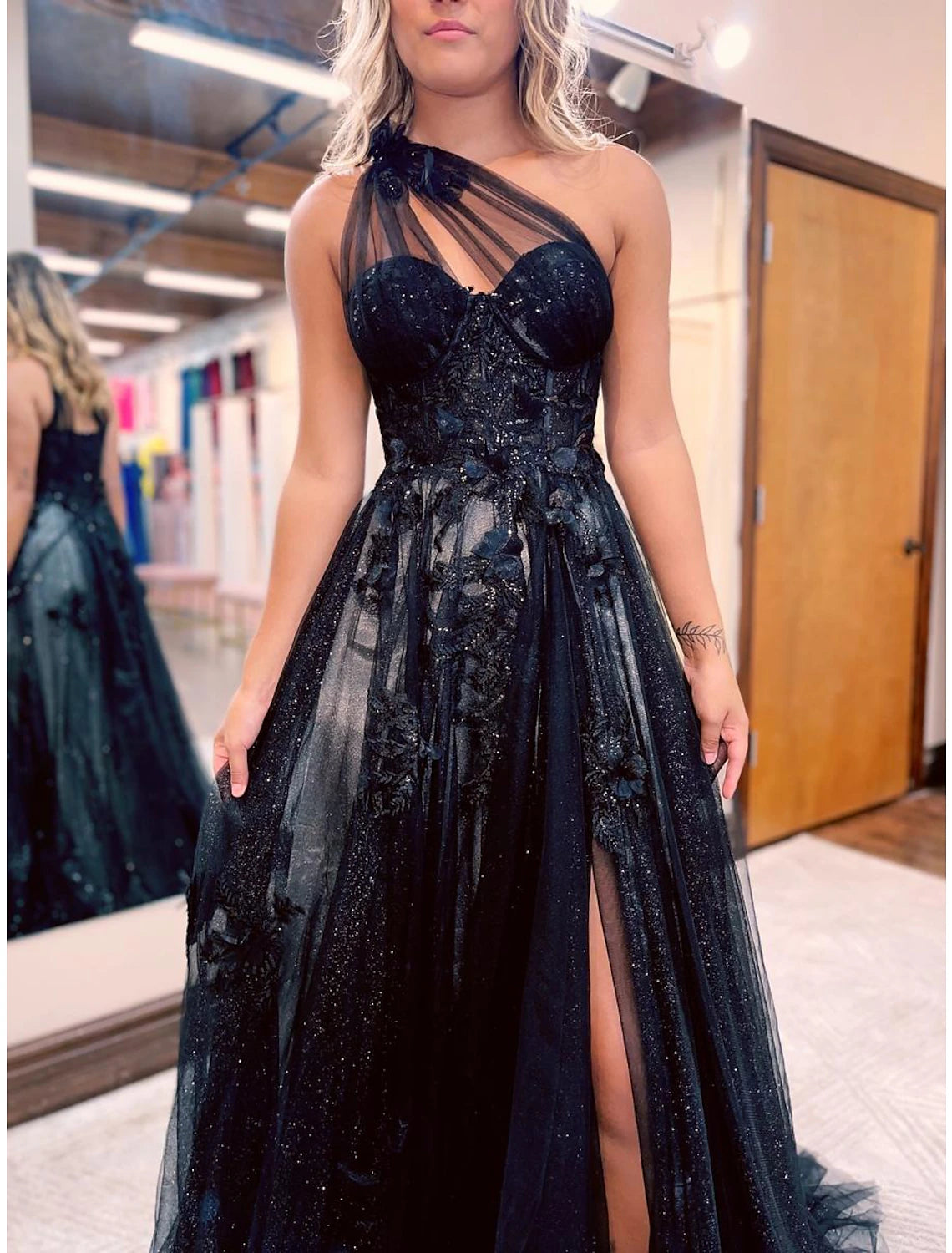 A-Line Prom Dresses Color Block Dress Formal Sweep / Brush Train Sleeveless One Shoulder Tulle Backless with Pleats Appliques