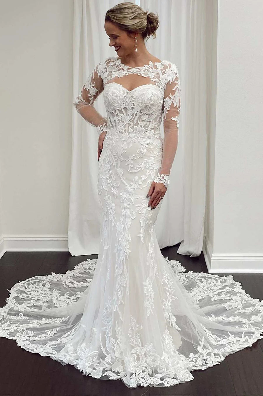 Lace Cutout Long Sleeves Trumpet Bridal Gown
